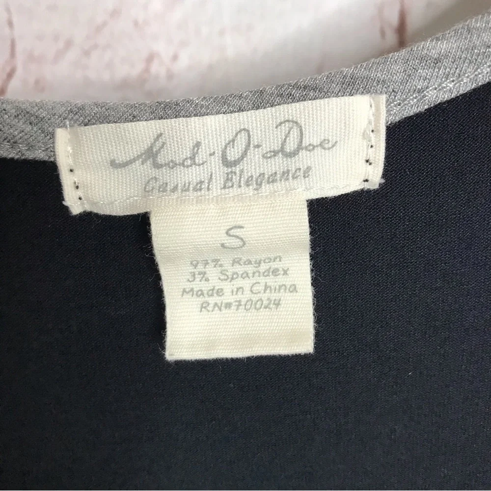 MOD-O-DOC  asymmetrical sleeveless tunic top black & grey Size SMALL - Picture 8 of 15